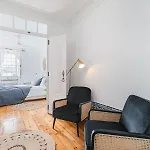 Casa Boma - Typical And Spacious - Lapa Ii Lisbon