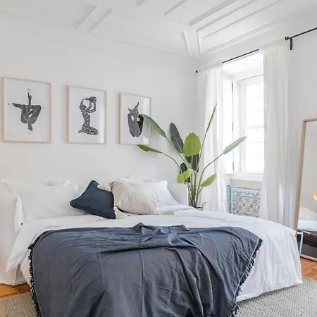 Casa Boma Lisboa - Typical And Spacious - Lapa Ii Lisbona