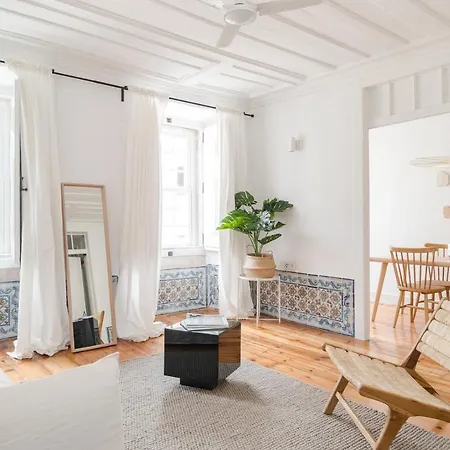 Casa Boma Lisboa - Typical And Spacious - Lapa Ii Appartamento Lisbona
