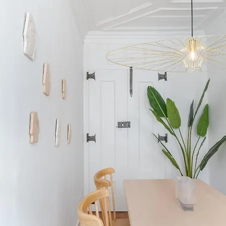 Casa Boma Lisboa - Typical And Spacious - Lapa Ii Lisbona