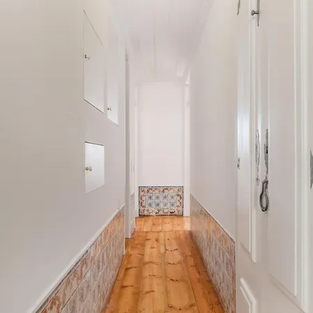 Апартаменты Casa Boma - Typical And Spacious - Lapa Ii Лиссабон
