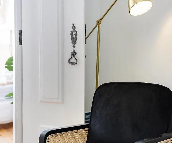 Casa Boma - Typical And Spacious - Lapa Ii * Лиссабон